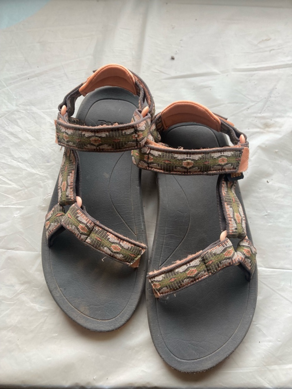 TEVA Aztec Peach and Olive Green Water Hiking Sandals Size 4.